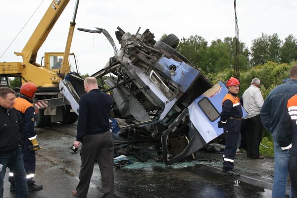 Водителя новосибирского автобуса посадили за страшное ДТП